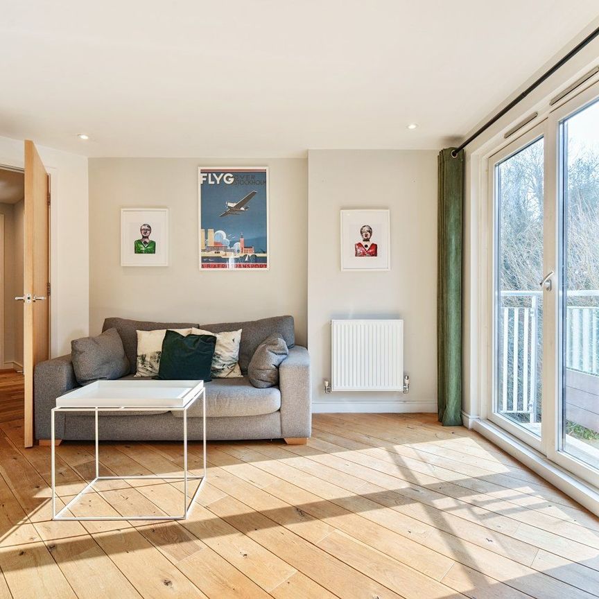 Seren Park Gardens, London, SE3 - Photo 1