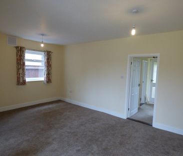 Lowestoft Road, Carlton Colville, Lowestoft - Photo 1