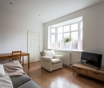 Room in a Shared House, Milton Grove, M16 - Photo 2