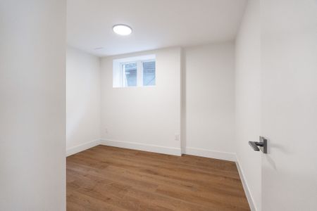 For Lease - 7 Earnscliffe Road Unit# 2, Toronto, Ontario - Photo 5