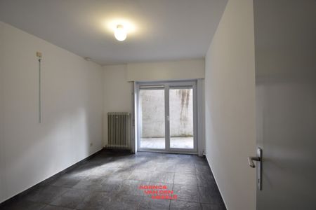 Charmant gelijkvloers appartement met garage - Photo 3