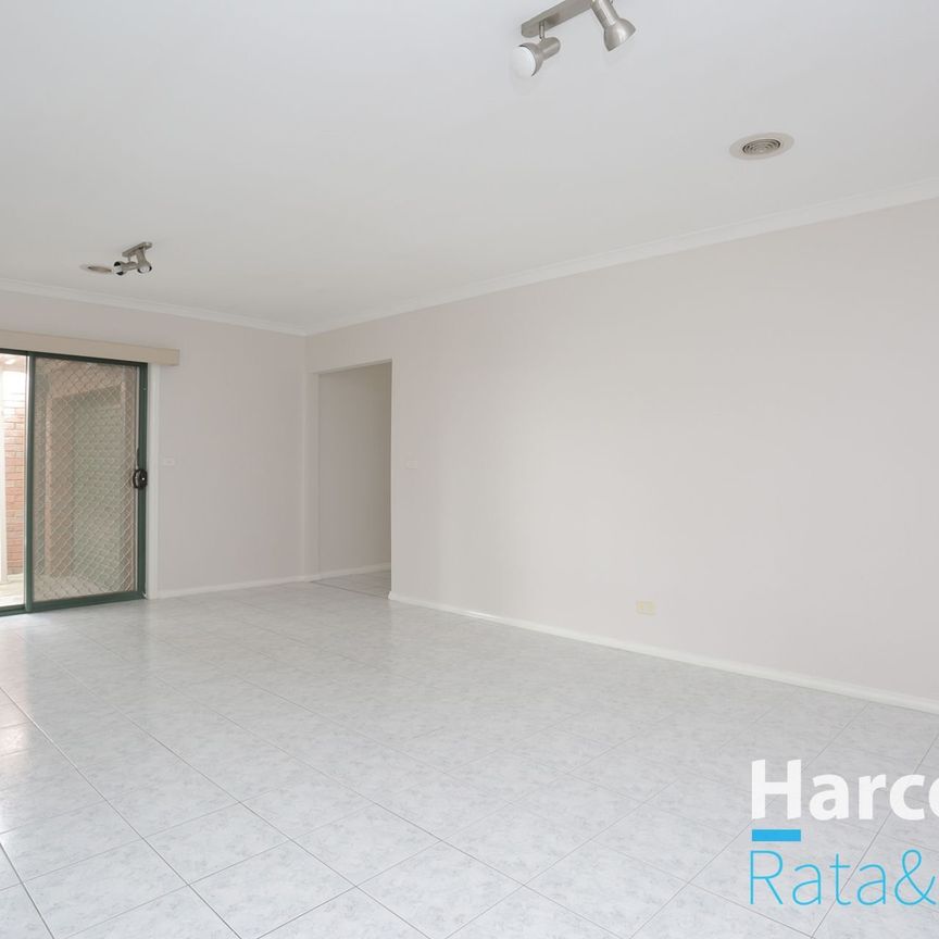 A Beautiful Blend of Comfort and Convenience - Photo 1