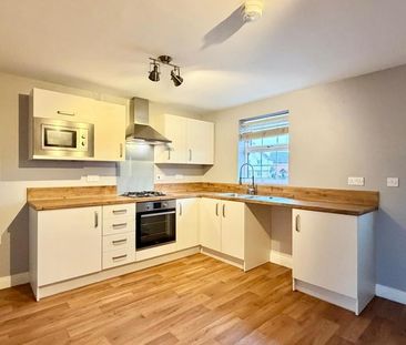 3 bedroom end of terrace house to rent - Photo 6