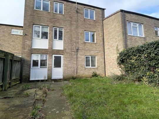 4 bedroom terraced house to rent - Photo 1