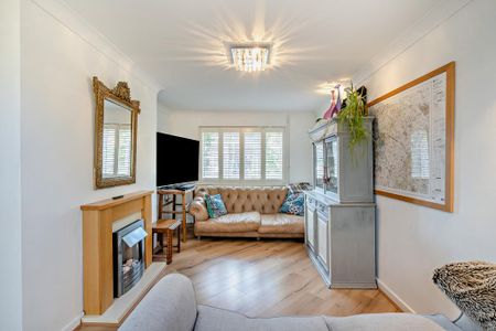 3 bedroom semi-detached house to rent - Photo 2