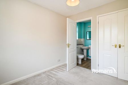 3 bedroom detached house to rent - Photo 2