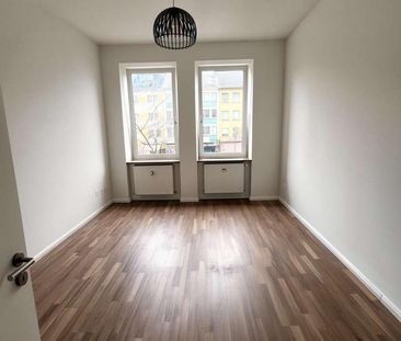Moderne 2-Zimmer-Wohnung mit Einbauküche in zentraler Lage - Foto 1