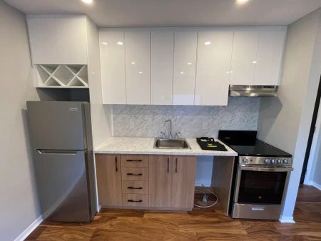 105 Rosemount Ave. — Bachelor - Photo 3