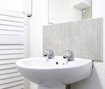 1 bed Terraced House for rent - Photo 2
