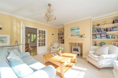 Knowl Hill, Woking - 4 bedrooms Property for lettings - Seymours - Photo 5