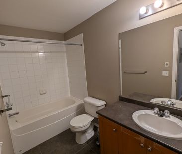 Furnished 1 bed/1 bath Condo in Lovely Pinnacle Pointe - Photo 5