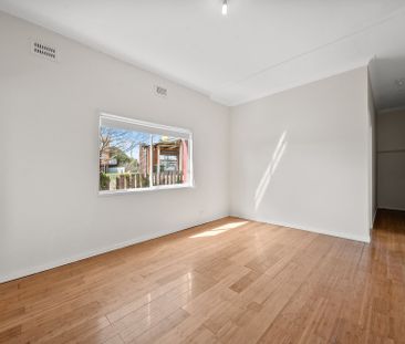 Charming home on Uriarra Road - Photo 6