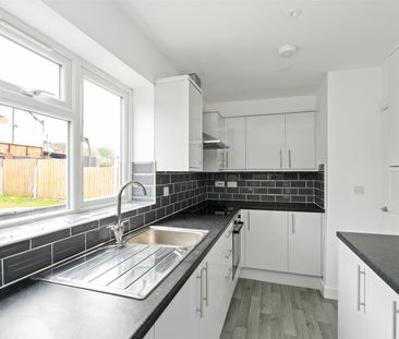 4 bed semi-detached house to rent in Warstock Road, Birmingham, B14 - Photo 2