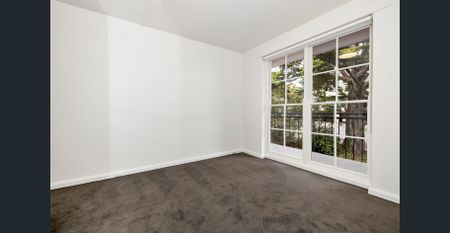 Recently Renovated One Bedroom Apartment! - Photo 2