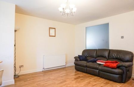 2 Bedrooms Broomfield Crescent - Photo 5