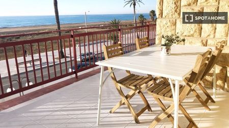 3 room luxury Apartment for rent in Castelldefels, Catalonia - Photo 3