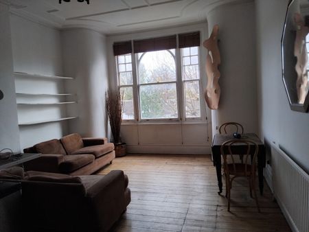 2 Bed Flat, Herne Hill, SE24 - Photo 2