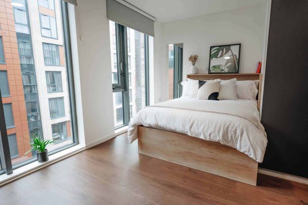 Bronze En Suite (High Floors, Washer/Dryer) - Photo 1