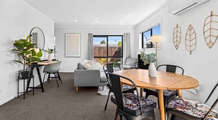 Fully Furnished two Bedroom Home - Photo 2