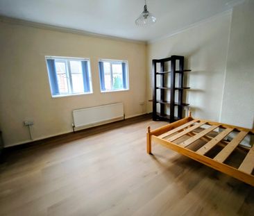 2 Bed End Terrace, Salford Manchester House, M6 - Photo 1