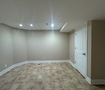 For Lease - 33 Hammerstone Crescent, Vaughan, Ontario - Photo 2