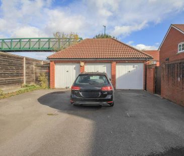 3 bedroom semi-detached house to rent - Photo 1