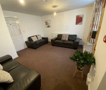 Hearsall Lane Room 6 - Photo 2