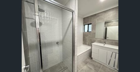 Modern Executive Home - Photo 3