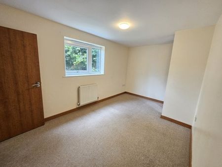 Arundel Square, Maidstone - Photo 2