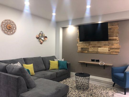 1 bedroom in a house share to rent - Photo 1