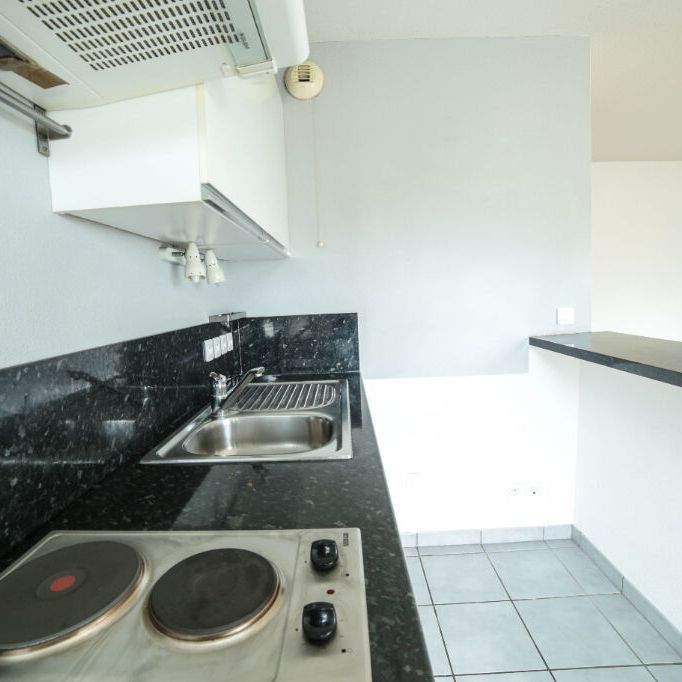 Location Appartement 2 pièces 42m² DEVILLE LES ROUEN 76250 - Photo 1