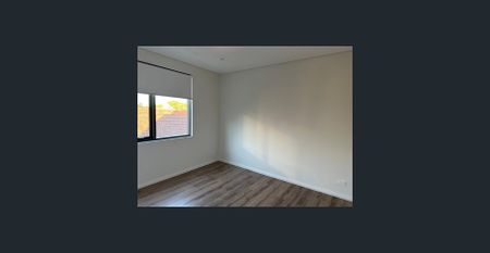 Near new, spacious three-bedroom apartment in convenient location. - Photo 4