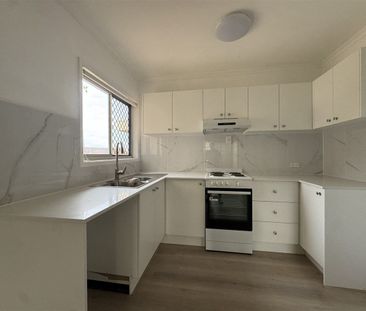 Newly Renovated with New Flooring, New Kitchen, New Bathroom & The ... - Photo 3