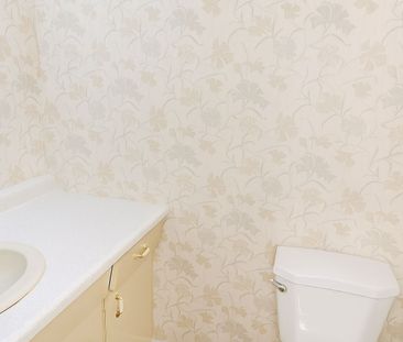 For Lease - 33 Sumner Heights Unit# Upper, Toronto, Ontario - Photo 2