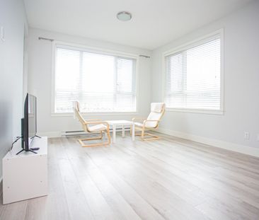 South Point Walk - Bright & Spacious Corner Unit 2 Bedroom/ 2 Bathr... - Photo 1