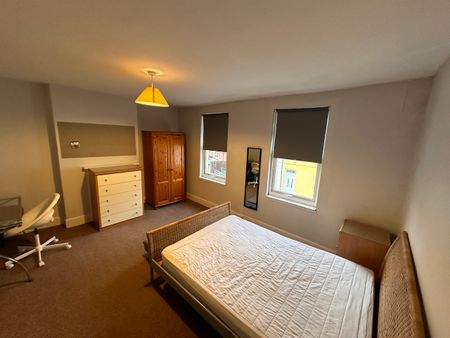 4 bedroom house - Photo 3