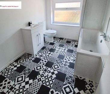 2 bedroom semi-detached house to rent - Photo 5