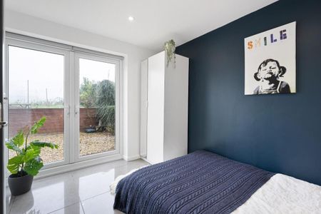 Bonnington Walk, Horfield - Photo 4