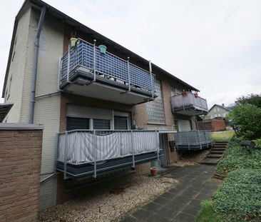 Geräumige Dachgeschosswohnung im Herzen von Bedburg-Hau - Photo 2