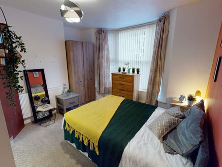 Rooms close to Hull Royal - Photo 5