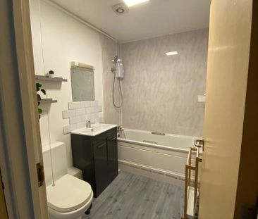 2 bedroom flat to rent - Photo 6