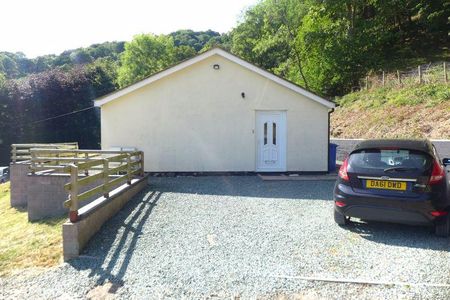 2 bedroom semi-detached bungalow to rent - Photo 5