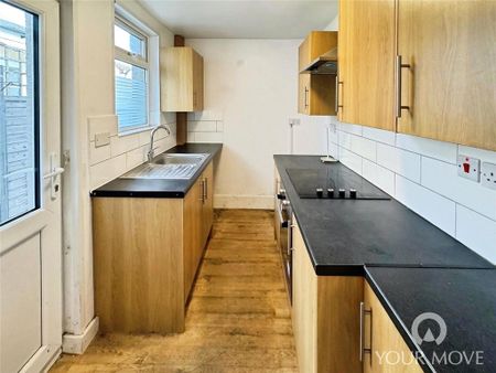 2 bedroom terraced house to rent - Photo 4