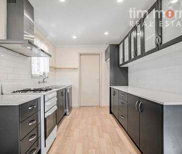 16 Noora Crescent Munno Para SA - Photo 6