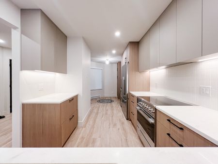 Deep Cove Delight! - Photo 2