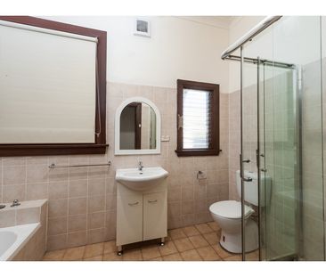 1/33 Palace St, Petersham NSW 2049 - House For Rent | Domain - Photo 1