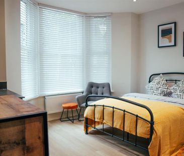 1 bedroom in a house share to rent - Photo 2