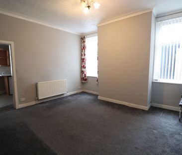 3 Bedroom End Terraced House To Rent - Photo 4