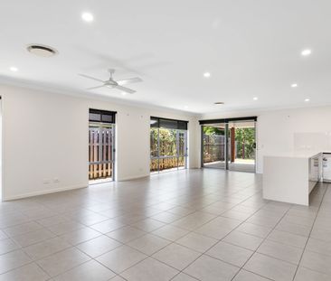 4 BEDROOM ENTERTAINERS HOME IN AN AMAZING LOCATION! - Photo 3