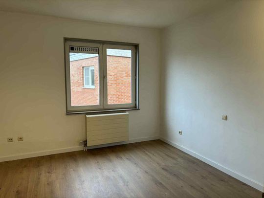 HERZELE - Ruim appartement vlakbij station - Foto 1